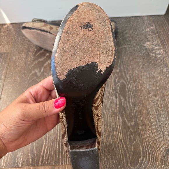 Coach Brown and Gold Women's Pumps/Heels Size 6 - Picture 5 of 8